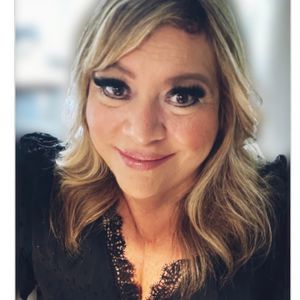 Meet your Posher, Ella